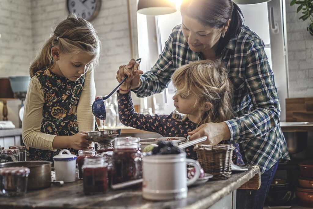 canning strawberry jam