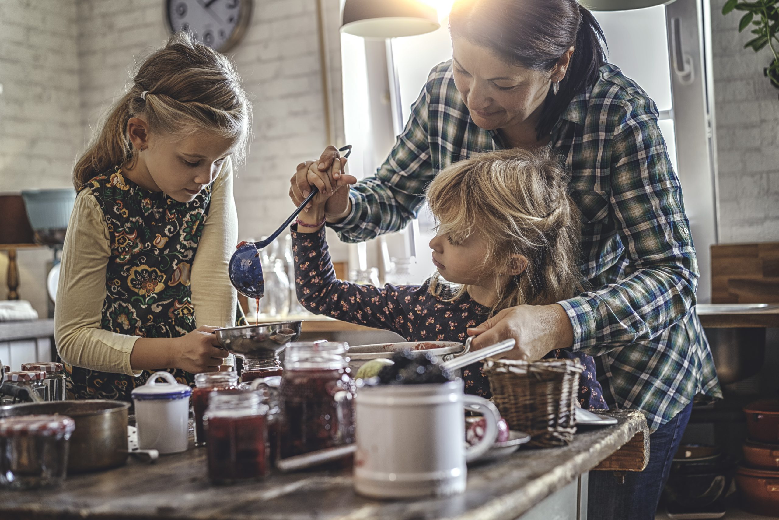 canning strawberry jam